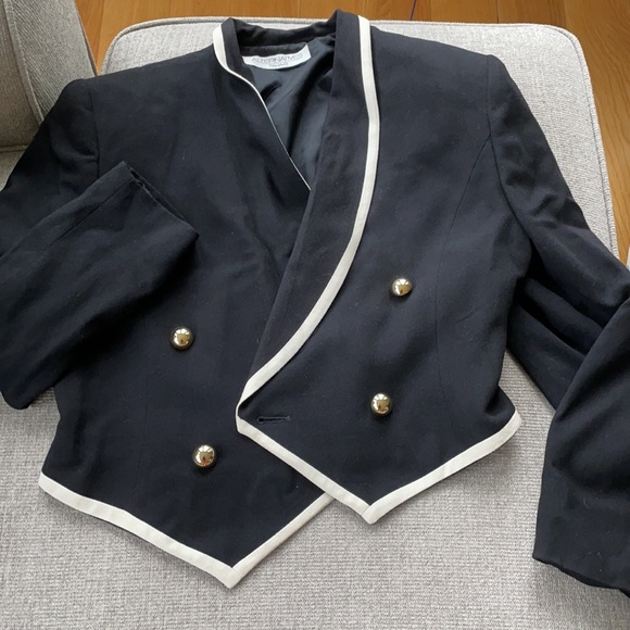 Fancy Jacket - Picture 4 of 4